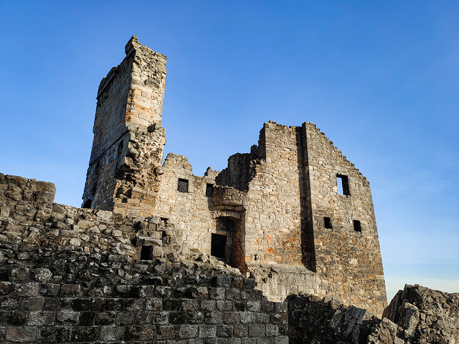 Aberdour Castle najciekawsze zamki w Szkocji