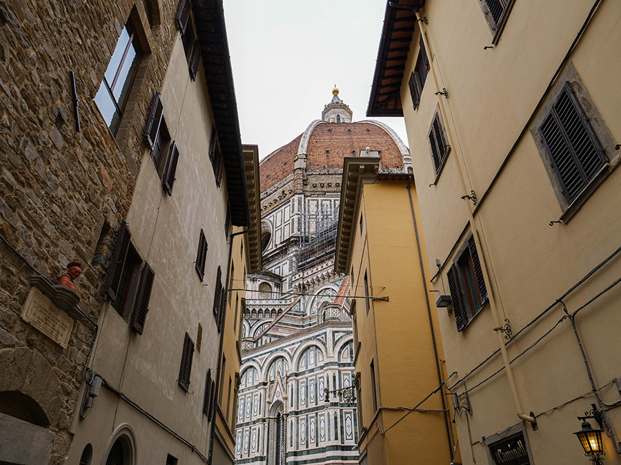Klimatyczne uliczki we Florencji spacer po Florencji