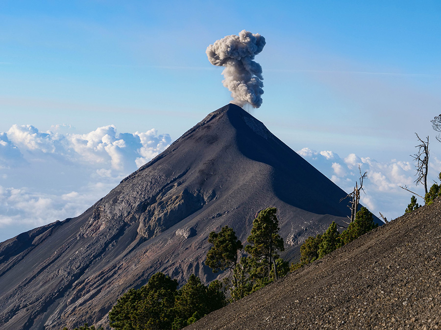 wspinaczka na wulkan Acatenango Gwatemala