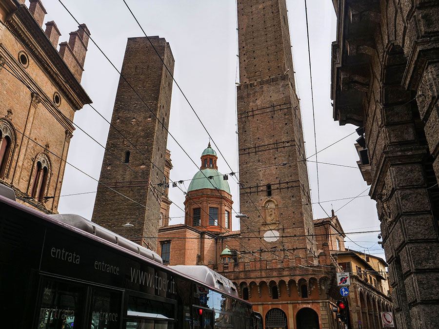 Le Due Torri atrakcje w Bolonii