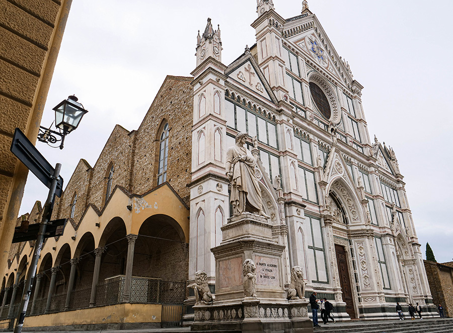 Bazylika Santa Croce co trzeba zobaczyć we Florencji