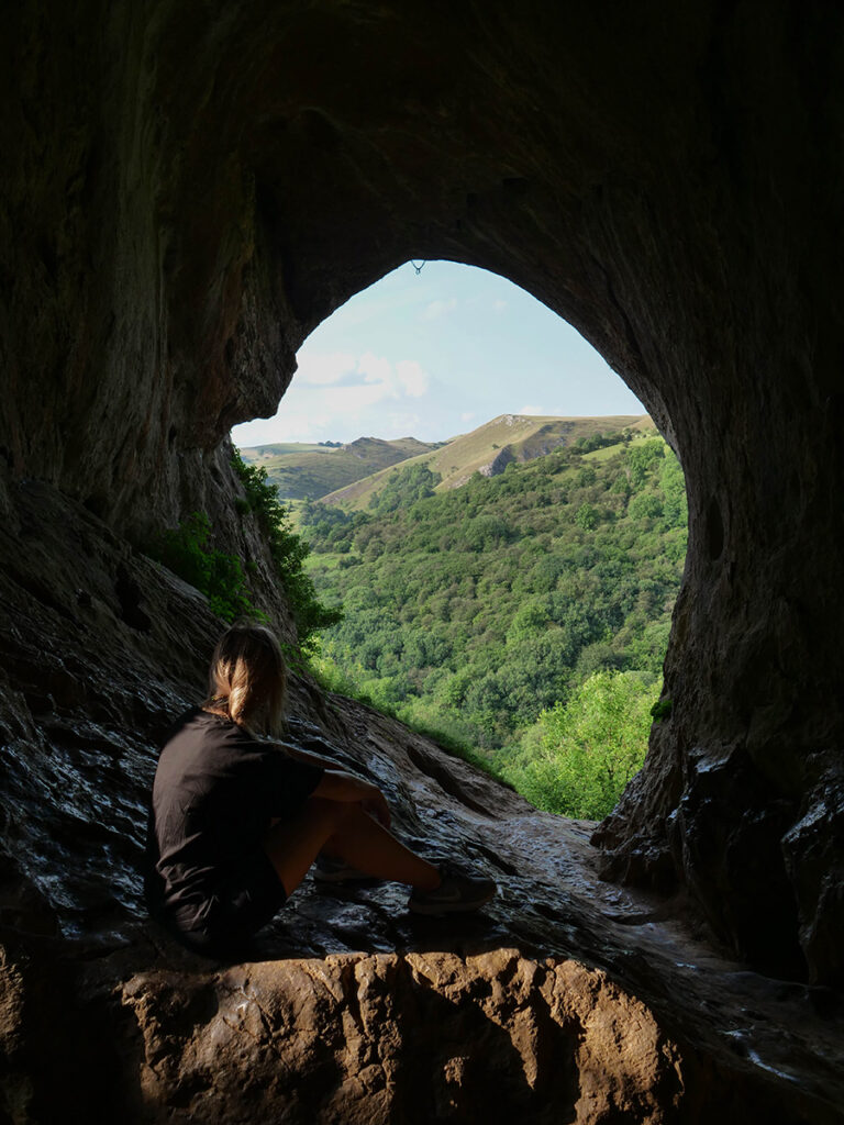 Thors Cave jaskinia w Peak District